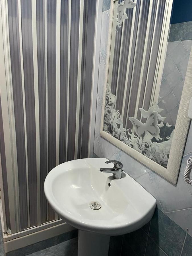 Locami Holiday&Rooms Suite Jolanda Катания Екстериор снимка